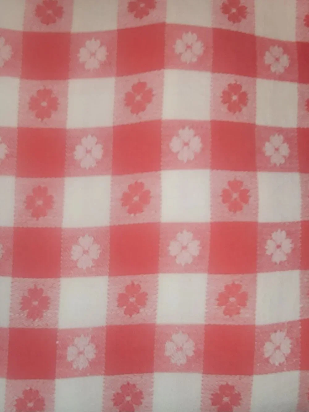 Red & White Tavern-Style Checkered Restaurant Style Tablecloth for Picnic/Party